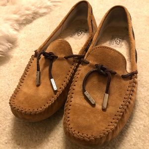 Like New UGG Dakota Driving Moccasins